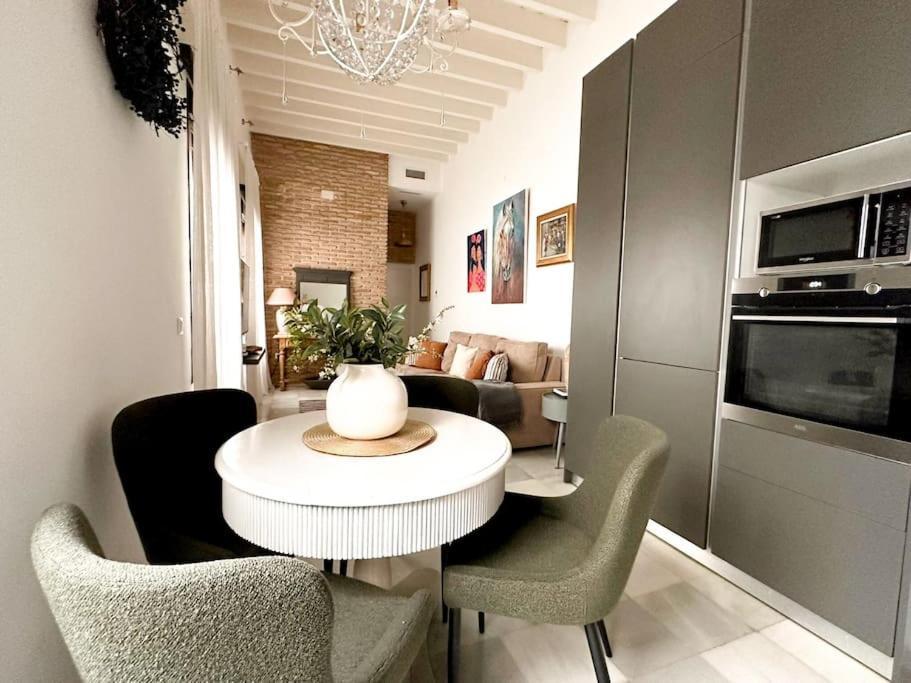 Atico Duplex Triana , * Sevilla
